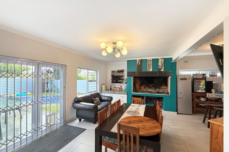 2 Bedroom Property for Sale in Welgelegen 3 Western Cape